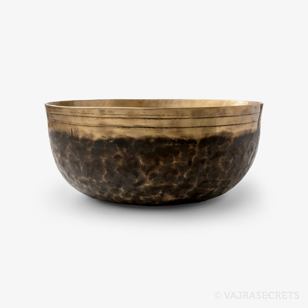 Ultabati Himalayan Singing Bowl, 8.75 inch